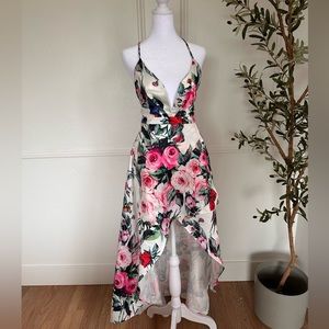 vici High Low v-neck floral dress NWT